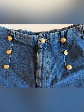 Zara High waisted shorts with Button Fly Size:10